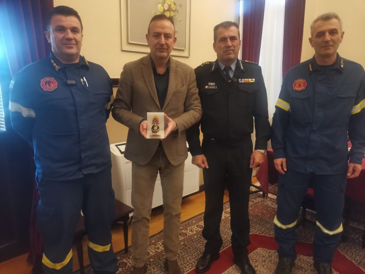 Επίσκεψη Συντονιστή Επιχειρήσεων Ηπείρου, Δυτικής Μακεδονίας και Νήσων της Πυροσβεστικής Υπηρεσίας στο δήμαρχο Ιωαννίνων