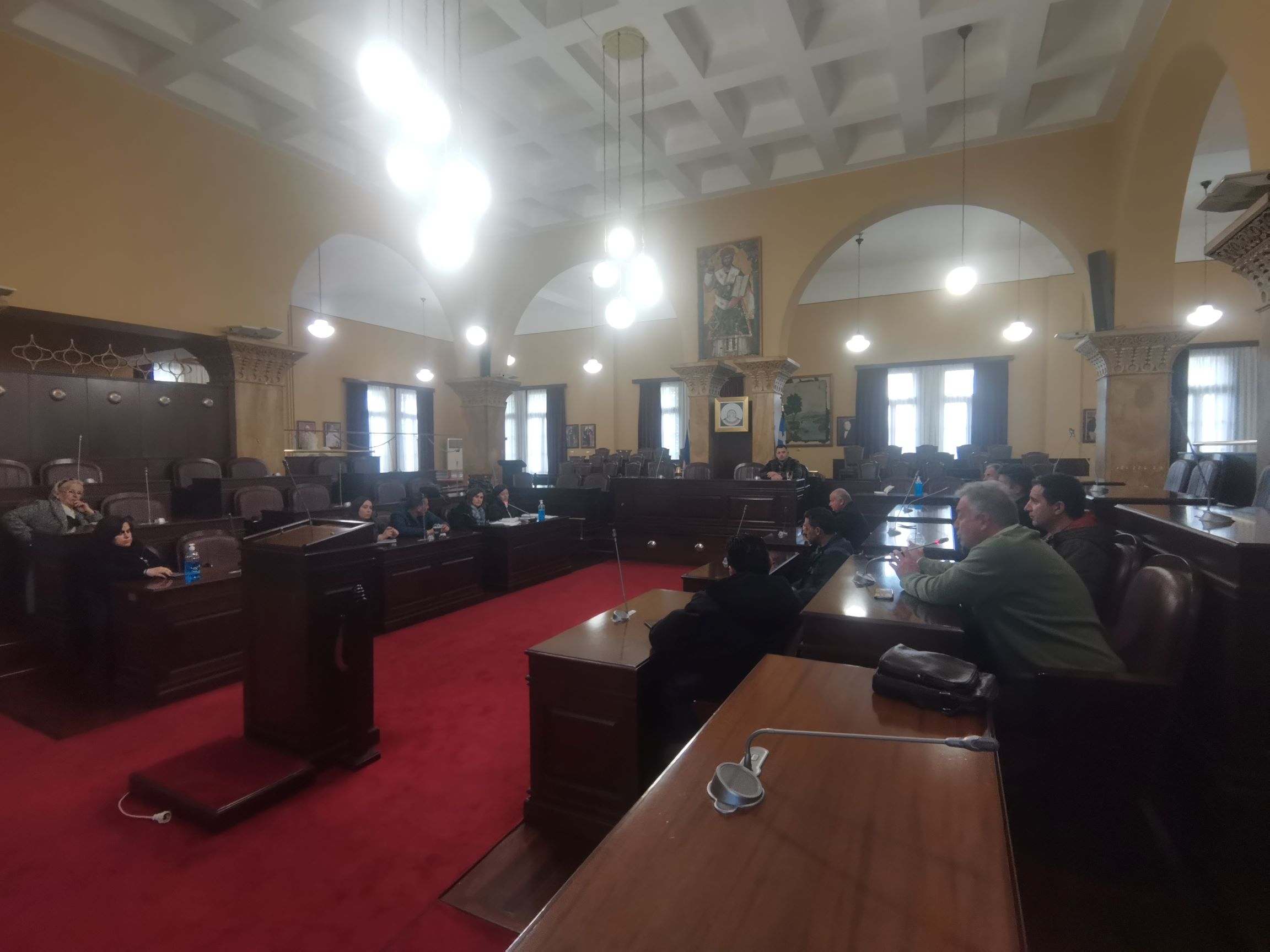 13 ταΐστρες – ποτίστρες χωροθετούνται σε περιοχές του δήμου για την καλύτερη διαχείριση των αδέσποτων